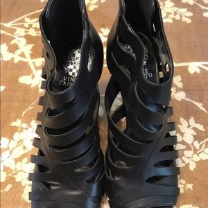 VINCE CAMUTO 9 1/2 M Amendia Bootie Black women's